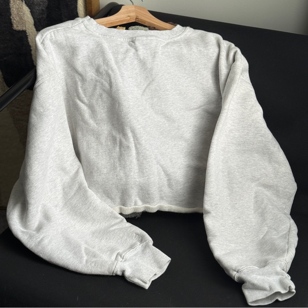 Aritzia CozyAF Cropped Crewneck Sweatshirt | Size 3 (Fits M–L)